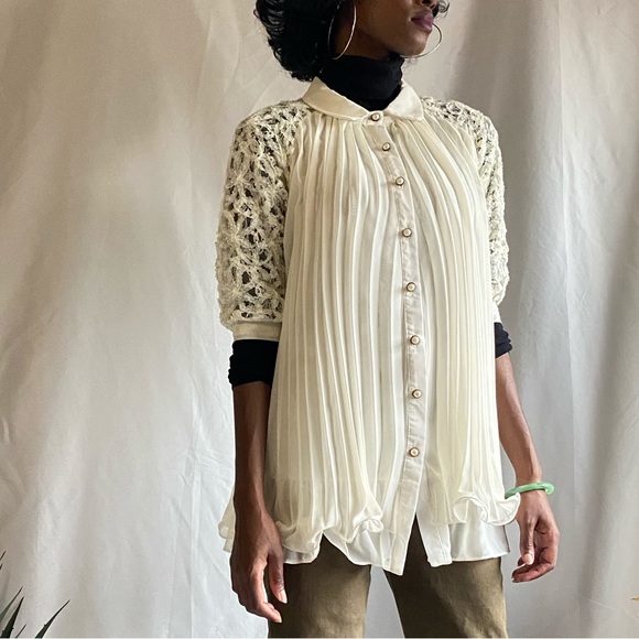 Vintage Off white pleated blouse with pearl buttons - Picture 1 of 17